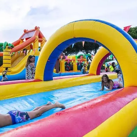 Domaine De A 600m De La D'angle, Climatisee, Grande Terrasse 3 7 Couchages Wifi Animations Et Piscines En Supplement Lrpdso7